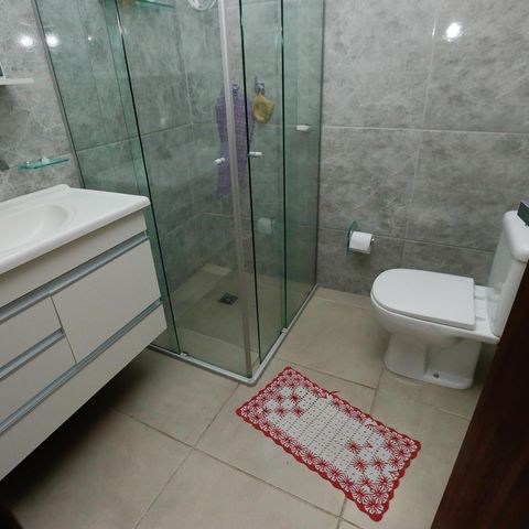 Casa à venda com 336m², 5 quartos e 3 vagasBanheiro da Suíte
