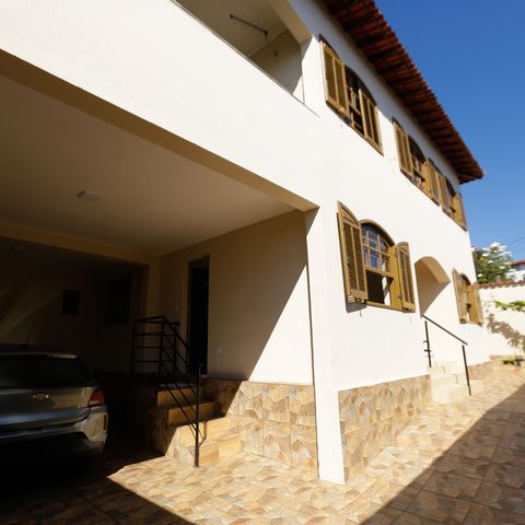 Casa à venda com 336m², 5 quartos e 3 vagasÁrea Externa