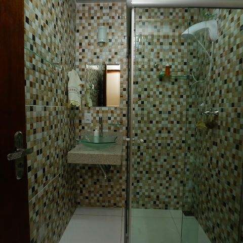Casa à venda com 336m², 5 quartos e 3 vagasBanheiro
