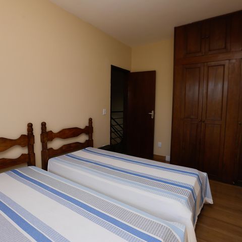 Casa à venda com 336m², 5 quartos e 3 vagasQuarto 1