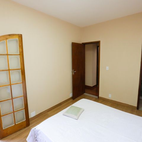 Casa à venda com 336m², 5 quartos e 3 vagasSuíte
