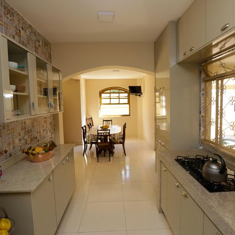 Casa à venda com 336m², 5 quartos e 3 vagasCozinha