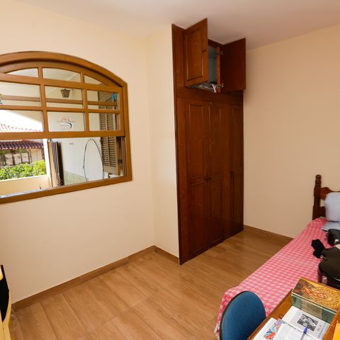 Casa à venda com 336m², 5 quartos e 3 vagasQuarto 2
