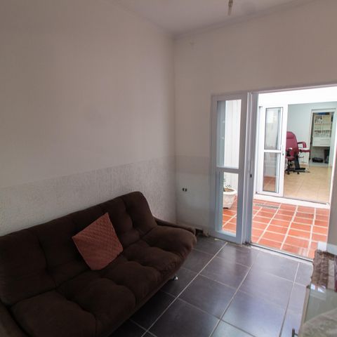 Casa à venda com 200m², 5 quartos e 2 vagas Casa à venda com 200m², 5 quartos e 2 vagasQuarto 1