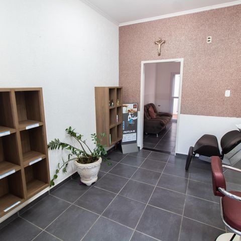 Casa à venda com 200m², 5 quartos e 2 vagas Casa à venda com 200m², 5 quartos e 2 vagasSala de TV