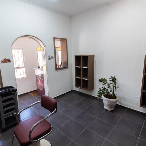 Casa à venda com 200m², 5 quartos e 2 vagas Casa à venda com 200m², 5 quartos e 2 vagasSala de TV