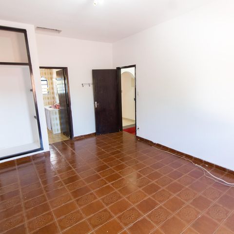 Casa à venda com 200m², 5 quartos e 2 vagas Casa à venda com 200m², 5 quartos e 2 vagasSuíte 2
