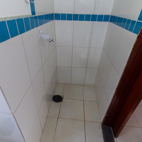 Casa à venda com 200m², 5 quartos e 2 vagas Casa à venda com 200m², 5 quartos e 2 vagasBanheiro da Suíte 1