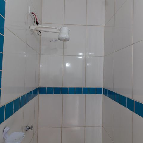 Casa à venda com 200m², 5 quartos e 2 vagas Casa à venda com 200m², 5 quartos e 2 vagasBanheiro da Suíte 1