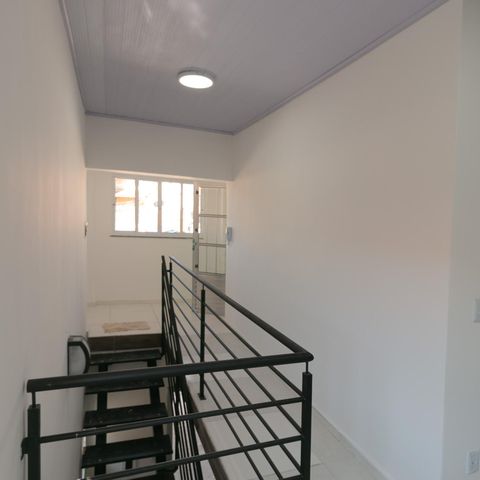 Casa à venda com 85m², 2 quartos e 1 vaga Casa à venda com 85m², 2 quartos e 1 vagaCorredor
