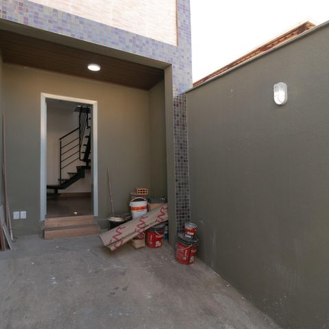 Casa à venda com 85m², 2 quartos e 1 vaga Casa à venda com 85m², 2 quartos e 1 vagaÁrea comum