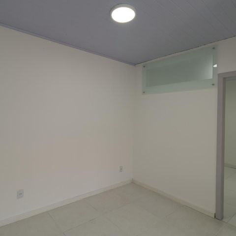 Casa à venda com 85m², 2 quartos e 1 vaga Casa à venda com 85m², 2 quartos e 1 vagaSala