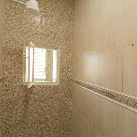 Casa à venda com 85m², 2 quartos e 1 vaga Casa à venda com 85m², 2 quartos e 1 vagaBanheiro