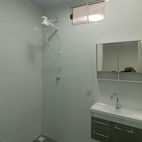 Casa à venda com 85m², 2 quartos e 1 vaga Casa à venda com 85m², 2 quartos e 1 vagaBanheiro 2