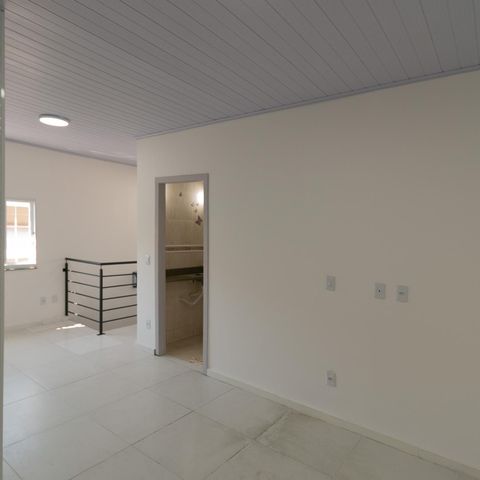Casa à venda com 85m², 2 quartos e 1 vaga Casa à venda com 85m², 2 quartos e 1 vagaSala