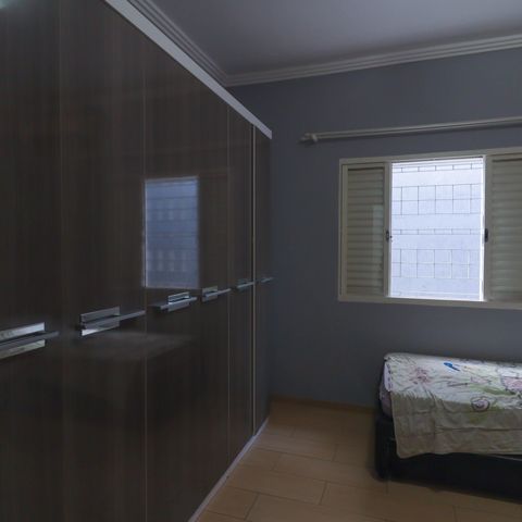 Casa à venda com 225m², 3 quartos e 6 vagas Casa à venda com 225m², 3 quartos e 6 vagasQuarto 1