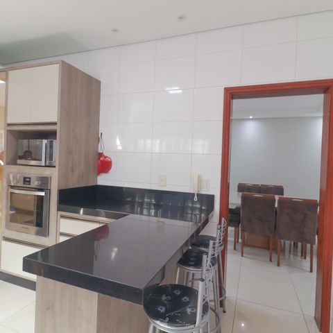 Casa à venda com 225m², 3 quartos e 6 vagas Casa à venda com 225m², 3 quartos e 6 vagasCozinha