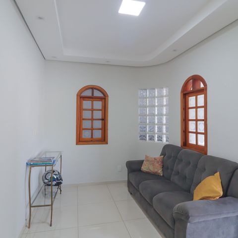 Casa à venda com 225m², 3 quartos e 6 vagas Casa à venda com 225m², 3 quartos e 6 vagasSala