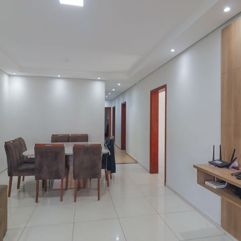 Casa à venda com 225m², 3 quartos e 6 vagas Casa à venda com 225m², 3 quartos e 6 vagasSala