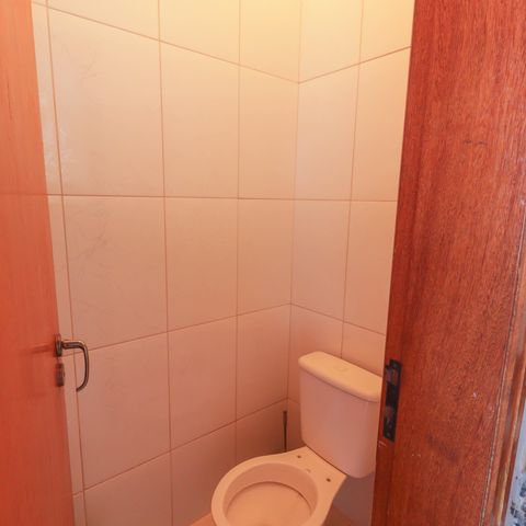 Casa à venda com 225m², 3 quartos e 6 vagas Casa à venda com 225m², 3 quartos e 6 vagasBanheiro de Serviço