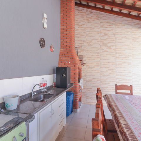 Casa à venda com 225m², 3 quartos e 6 vagas Casa à venda com 225m², 3 quartos e 6 vagasÁrea Externa