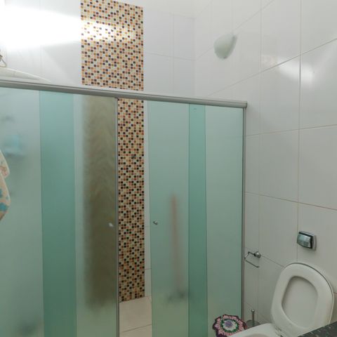 Casa à venda com 225m², 3 quartos e 6 vagas Casa à venda com 225m², 3 quartos e 6 vagasBanheiro Social