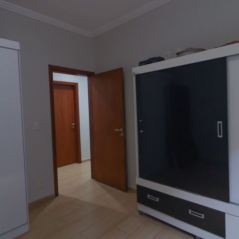 Casa à venda com 225m², 3 quartos e 6 vagas Casa à venda com 225m², 3 quartos e 6 vagasQuarto 2