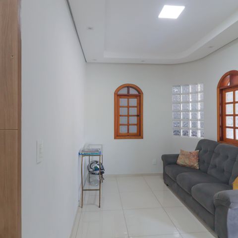 Casa à venda com 225m², 3 quartos e 6 vagas Casa à venda com 225m², 3 quartos e 6 vagasSala