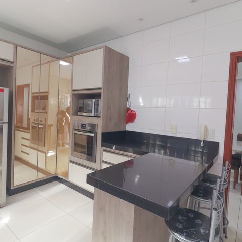 Casa à venda com 225m², 3 quartos e 6 vagas Casa à venda com 225m², 3 quartos e 6 vagasCozinha