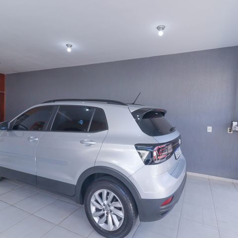 Casa à venda com 225m², 3 quartos e 6 vagas Casa à venda com 225m², 3 quartos e 6 vagasGaragem