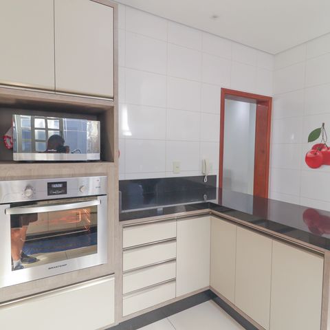 Casa à venda com 225m², 3 quartos e 6 vagas Casa à venda com 225m², 3 quartos e 6 vagasCozinha