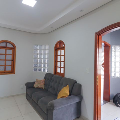 Casa à venda com 225m², 3 quartos e 6 vagas Casa à venda com 225m², 3 quartos e 6 vagasSala