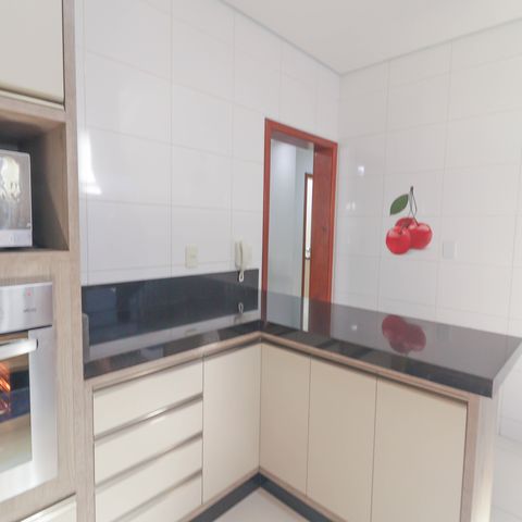 Casa à venda com 225m², 3 quartos e 6 vagas Casa à venda com 225m², 3 quartos e 6 vagasCozinha