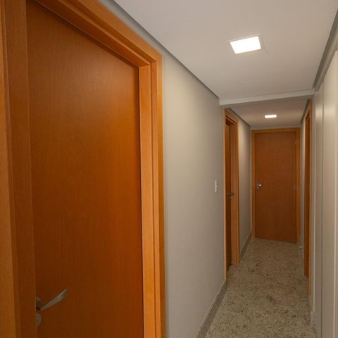 Apartamento à venda com 210m², 4 quartos e 4 vagas Apartamento à venda com 210m², 4 quartos e 4 vagasCorredor