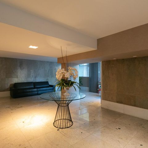 Apartamento à venda com 210m², 4 quartos e 4 vagas Apartamento à venda com 210m², 4 quartos e 4 vagasÁrea comum