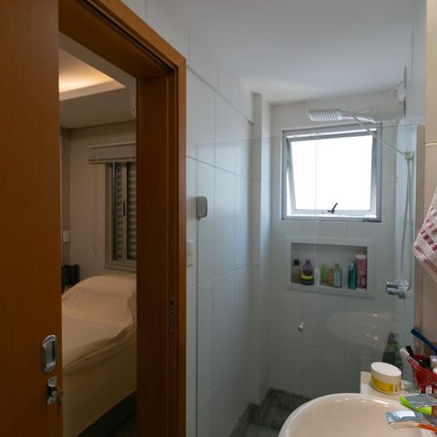 Apartamento à venda com 210m², 4 quartos e 4 vagas Apartamento à venda com 210m², 4 quartos e 4 vagasSuíte 3 Banheiro