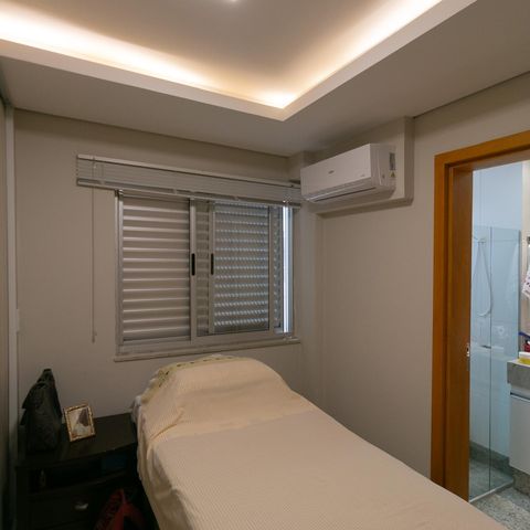 Apartamento à venda com 210m², 4 quartos e 4 vagas Apartamento à venda com 210m², 4 quartos e 4 vagasSuíte 3