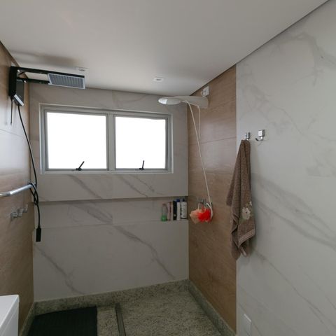 Apartamento à venda com 210m², 4 quartos e 4 vagas Apartamento à venda com 210m², 4 quartos e 4 vagasSuíte 4 Banheiro