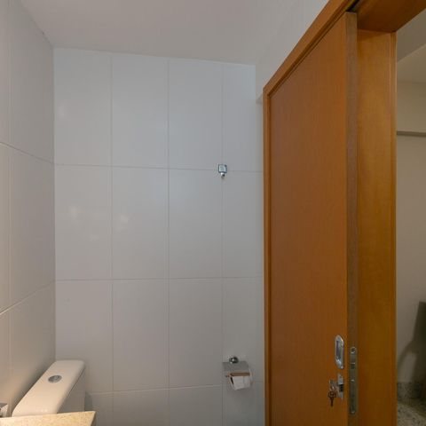 Apartamento à venda com 210m², 4 quartos e 4 vagas Apartamento à venda com 210m², 4 quartos e 4 vagasSuíte 3 Banheiro