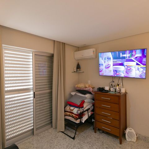 Apartamento à venda com 210m², 4 quartos e 4 vagas Apartamento à venda com 210m², 4 quartos e 4 vagasSuíte 4