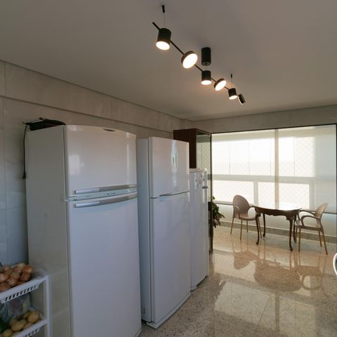 Apartamento à venda com 210m², 4 quartos e 4 vagas Apartamento à venda com 210m², 4 quartos e 4 vagasCozinha