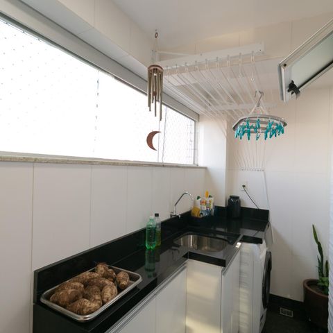 Apartamento à venda com 210m², 4 quartos e 4 vagas Apartamento à venda com 210m², 4 quartos e 4 vagasÁrea de Serviço