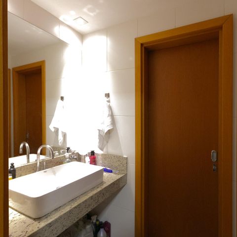 Apartamento à venda com 210m², 4 quartos e 4 vagas Apartamento à venda com 210m², 4 quartos e 4 vagasSuíte 1 e 2 Banheiro