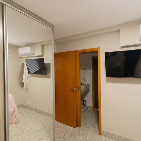 Apartamento à venda com 210m², 4 quartos e 4 vagas Apartamento à venda com 210m², 4 quartos e 4 vagasSuíte 1