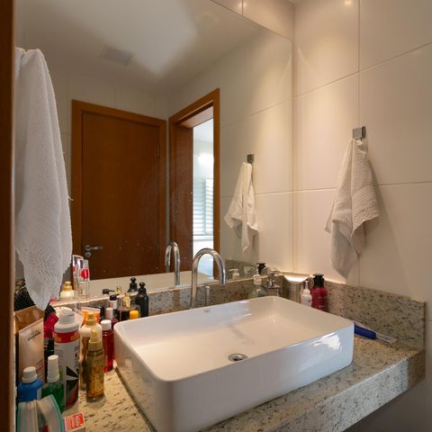 Apartamento à venda com 210m², 4 quartos e 4 vagas Apartamento à venda com 210m², 4 quartos e 4 vagasSuíte 1 e 2 Banheiro
