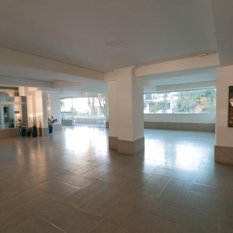 Apartamento à venda com 210m², 4 quartos e 4 vagas Apartamento à venda com 210m², 4 quartos e 4 vagasÁrea comum