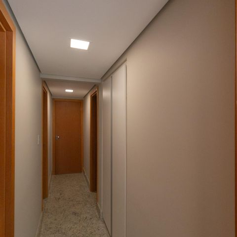 Apartamento à venda com 210m², 4 quartos e 4 vagas Apartamento à venda com 210m², 4 quartos e 4 vagasCorredor