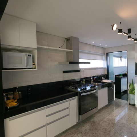 Apartamento à venda com 210m², 4 quartos e 4 vagas Apartamento à venda com 210m², 4 quartos e 4 vagasCozinha