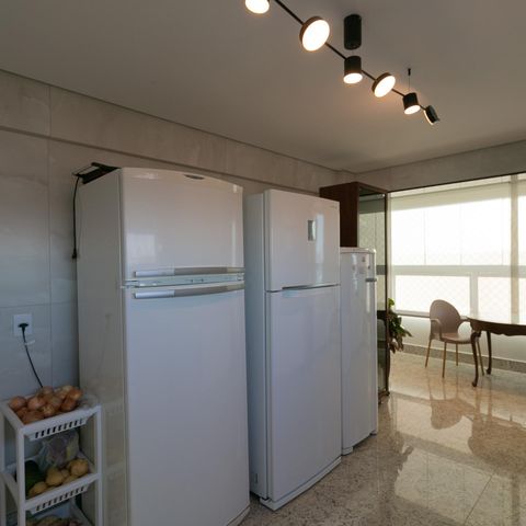 Apartamento à venda com 210m², 4 quartos e 4 vagas Apartamento à venda com 210m², 4 quartos e 4 vagasCozinha