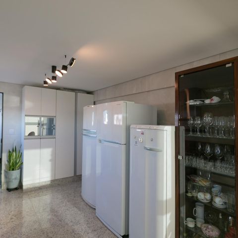 Apartamento à venda com 210m², 4 quartos e 4 vagas Apartamento à venda com 210m², 4 quartos e 4 vagasCozinha